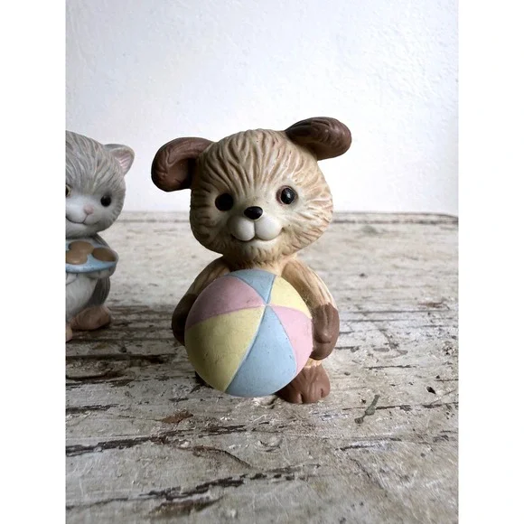 Vintage 1992 Avon Cat and Dog Porcelain Figurines Set Collectibles - Picture 4 of 6